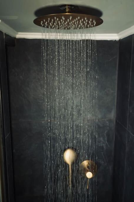 Individualliving 1 Excellent Central Location !!! Tesalonika Bagian luar foto